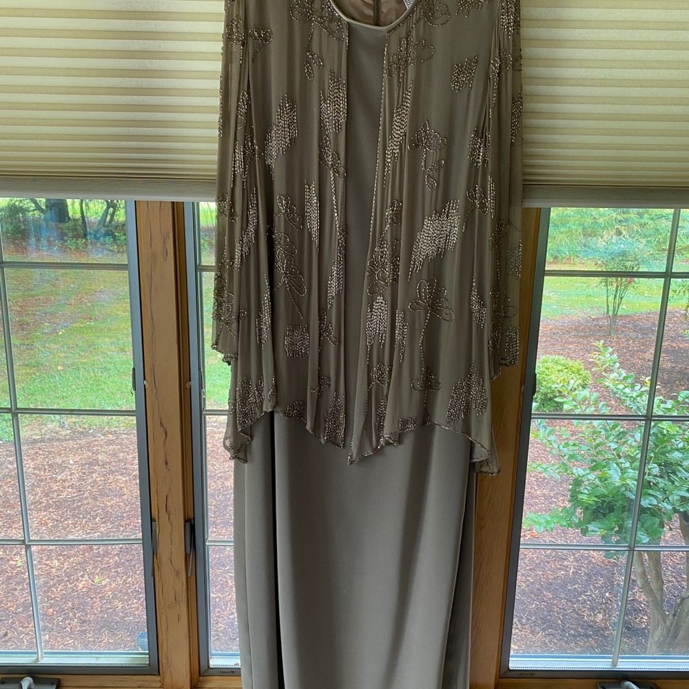 Once worn Jovani dres. Beautifully detailed.